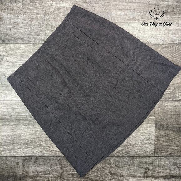 Elle Pocketed Mini Skirt Size 2 - Picture 1 of 4